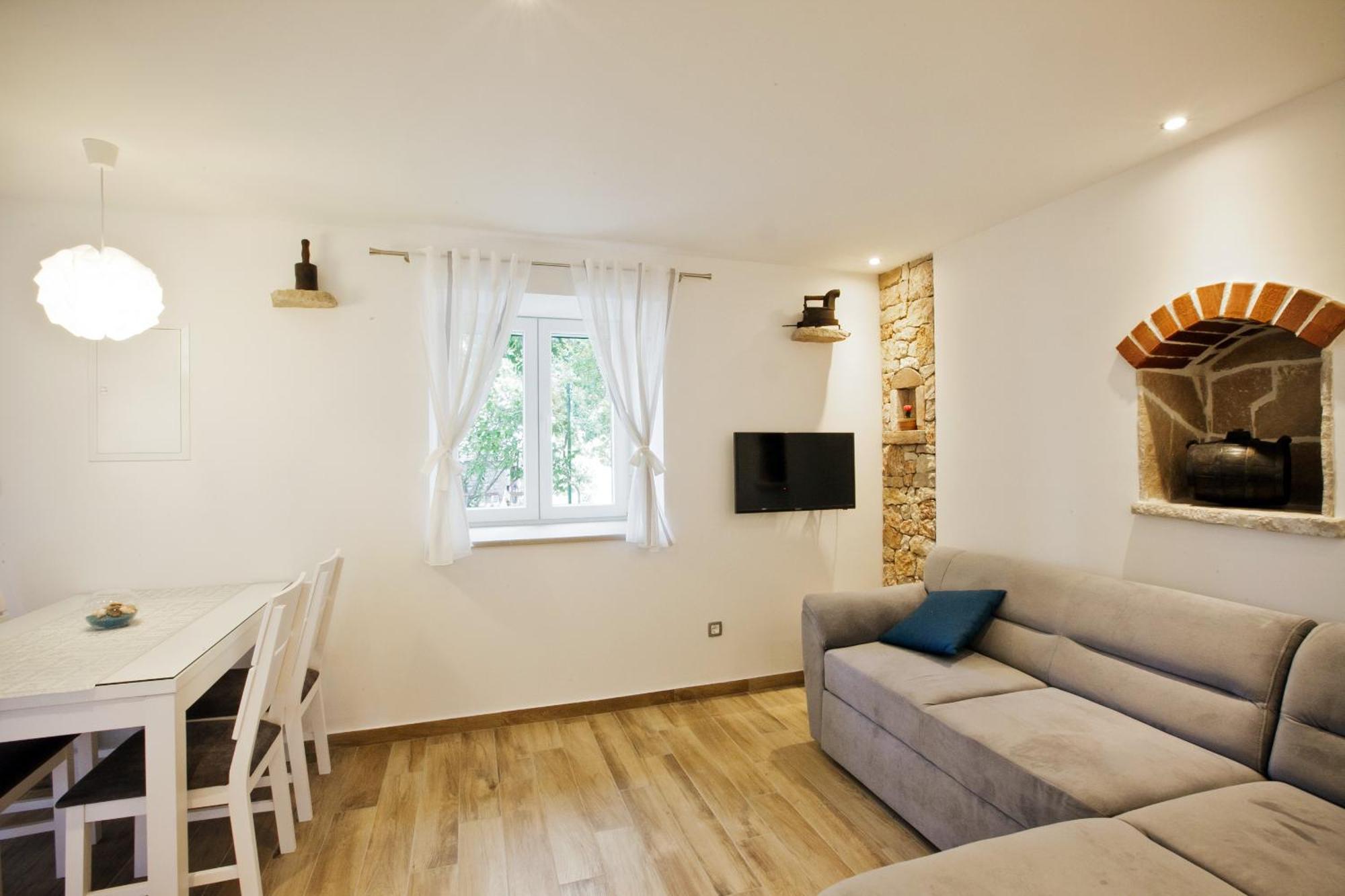 Paradise Stone Apartments Bol Kültér fotó