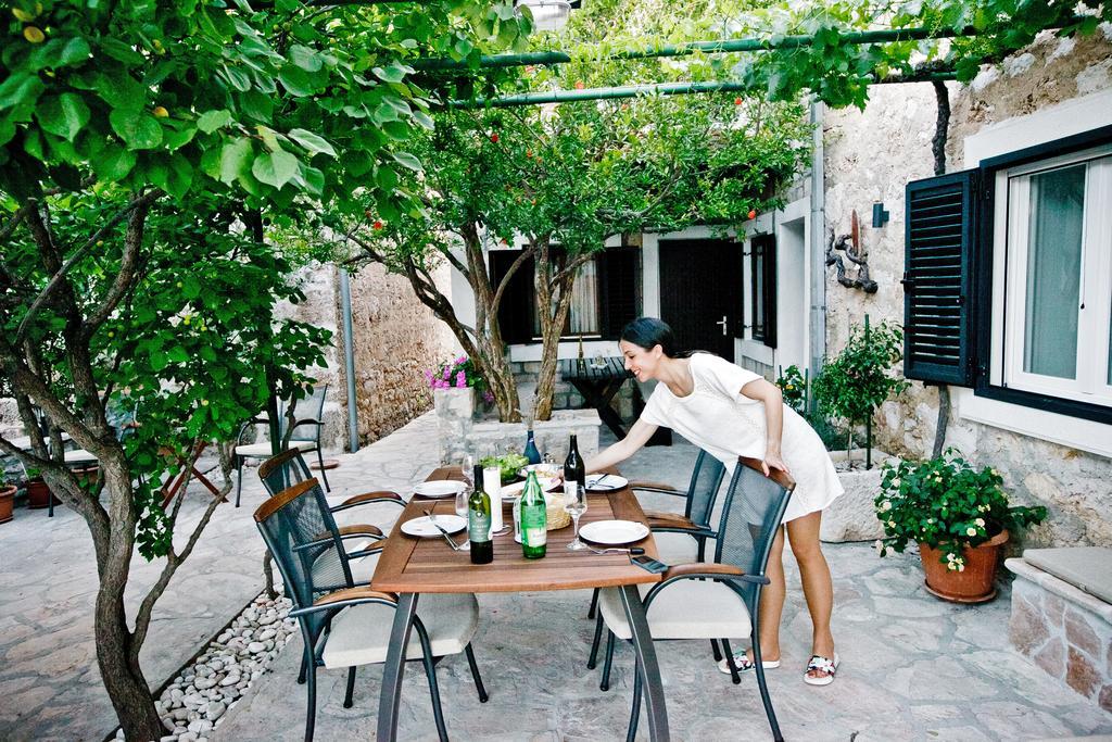 Paradise Stone Apartments Bol Kültér fotó