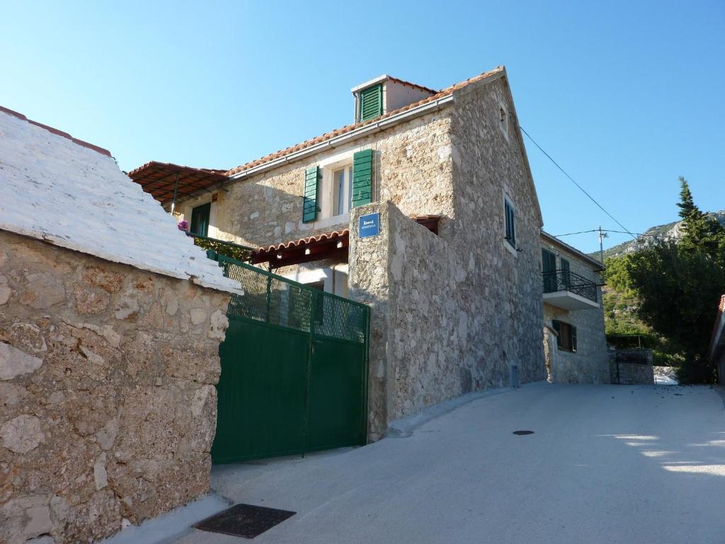Paradise Stone Apartments Bol Kültér fotó