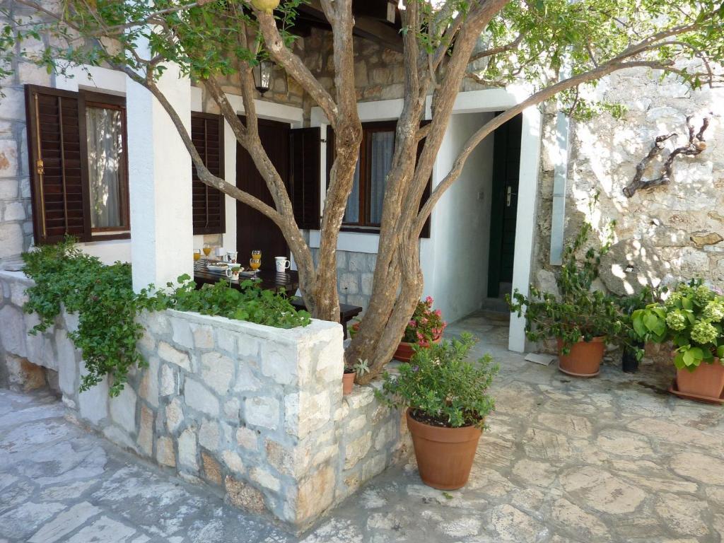 Paradise Stone Apartments Bol Kültér fotó