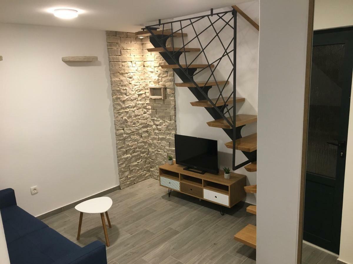 Paradise Stone Apartments Bol Kültér fotó