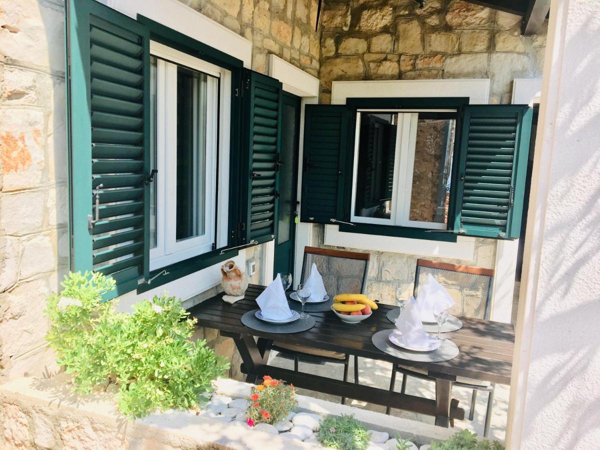 Paradise Stone Apartments Bol Kültér fotó